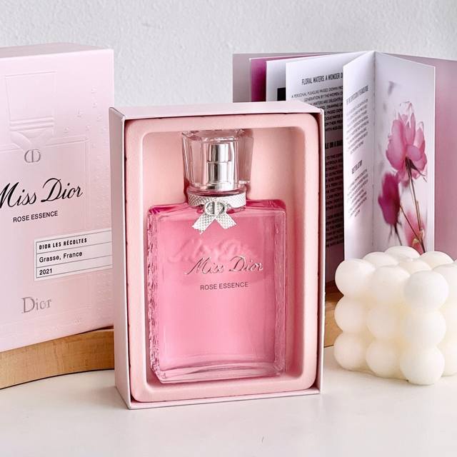 Dior迪奥小姐玫影花境女士香水100Ml 露水与玫瑰的邂逅 五月玫瑰水 是迪奥小姐魅影花境香水的精髓