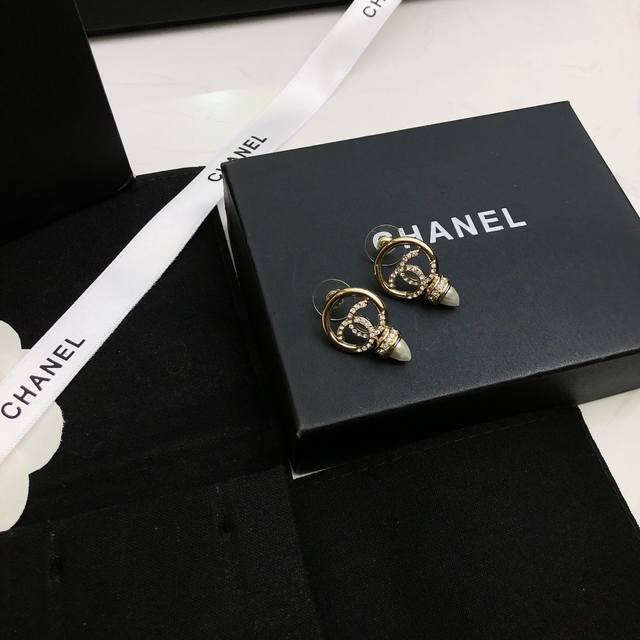 Chanel香奈儿 耳钉 小香耳环热销款 市面最高版本 专柜1:1款式开模 专柜原版 香奈儿耳钉女神必备 超级显脸瘦