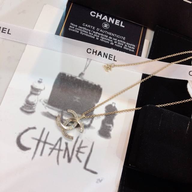 Chanel香奈儿 小香经典热销款 香奈儿项链女神必备超级百搭且不失风雅 你值得拥有现货不多 先到先得哈