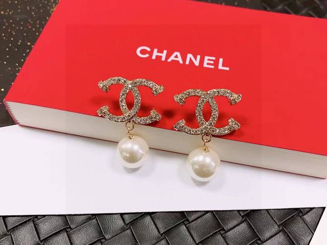 Chanel香奈儿 中古 字母 耳钉小香家的款式真心无需多介绍每一款都超好看 精致大方 非常显气质