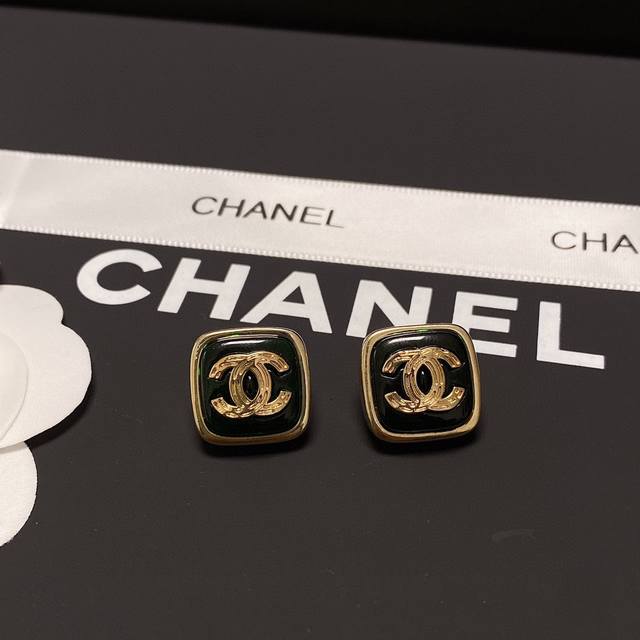 Chanel新款香奈儿耳钉 热销款 市面最高版本专柜1:1款式开模 925纯银针 专柜原版黄铜金材质