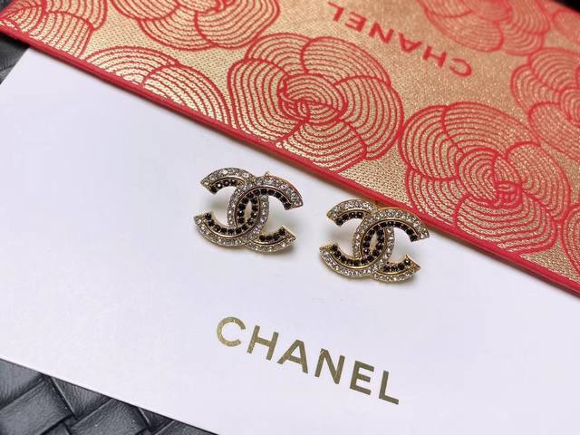 Chanel香奈儿 中古 双c耳钉原版复刻logo 小香家的款式真心无需多介绍每一款都超好看 精致大方 非常显气质.
