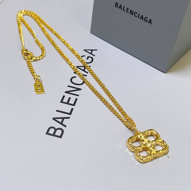 原单货新品 巴黎世家 手链 Balenciaga 做旧款专柜一致 黄铜材质 古金电镀 火爆款出货 设计独特 码数 19