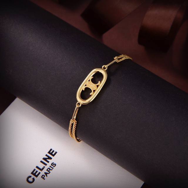 Celine 新款金色手链 与众不同的设计 个性十足 颠覆你对传统手链的印象 使其魅力爆灯