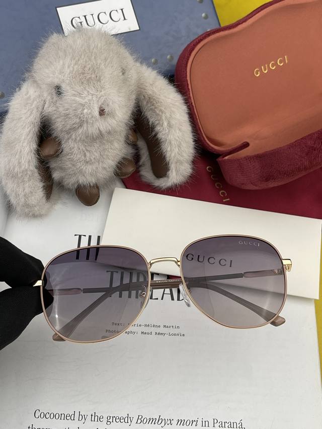 Gucci2024官方新款 众多明星同款新款大框偏光墨镜 宝丽来超清加厚太阳镜型号 G5822