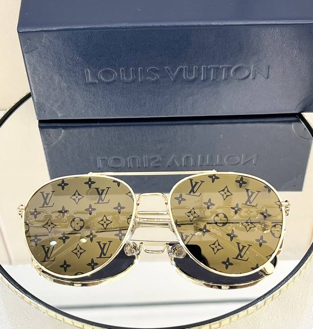 Louis Vuitto* Model：Z1540E Size：57口18-145
