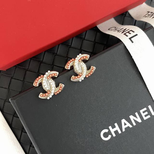 Chanel香奈儿 中古 双c耳钉小香家的款式真心无需多介绍每一款都超好看，精致大方，非常显气质