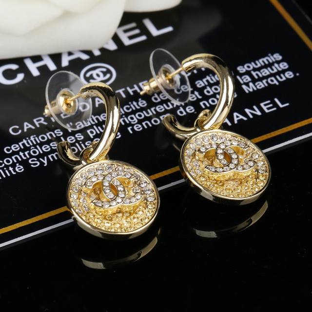 小香 Chanel 新款渐变滴油耳环 专柜同步上新 双c耳钉 精工打造原版一致黄铜材质