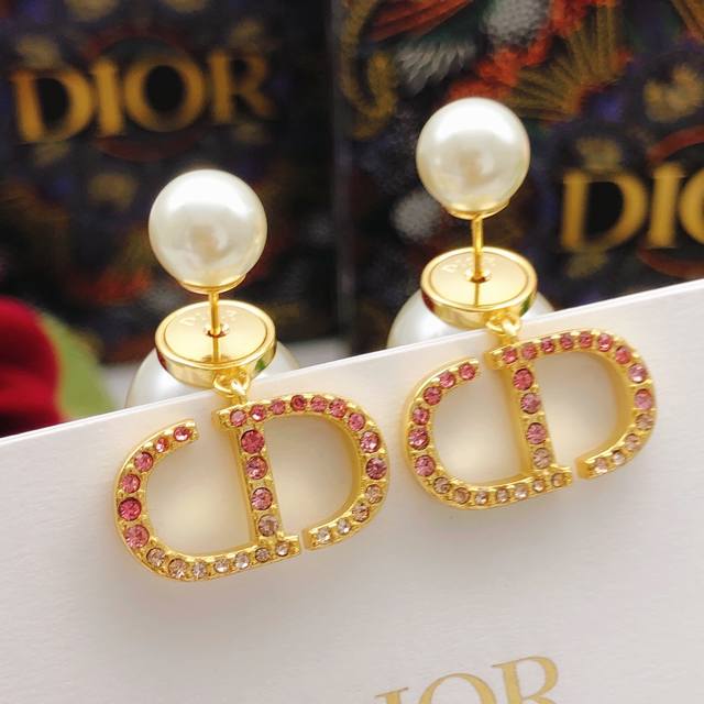编号ded0599 Dio*最新款大小珍珠渐变彩钻耳钉 一致zp黄铜材质