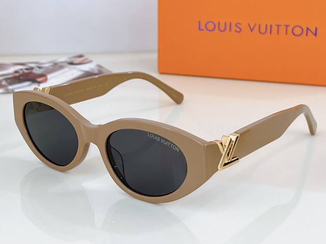 Louis Vuitto* Z2104E Size：54口20-140