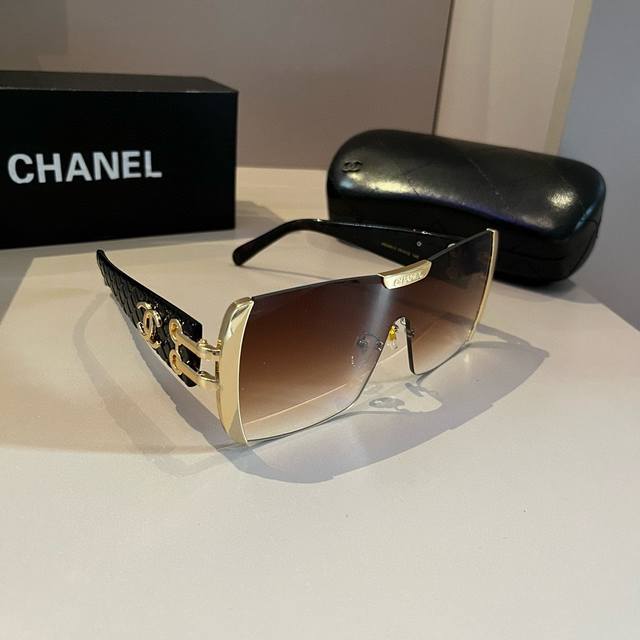 Chanel香奈儿网红爆款太阳镜，遮阳修饰脸型神器