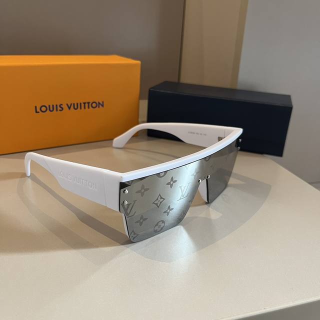 Lv那些戴上大佬气场全开的太阳镜 Louis Vuitton路易威登的太阳镜配色和设计完完全 全是专门给大佬们定制的吧