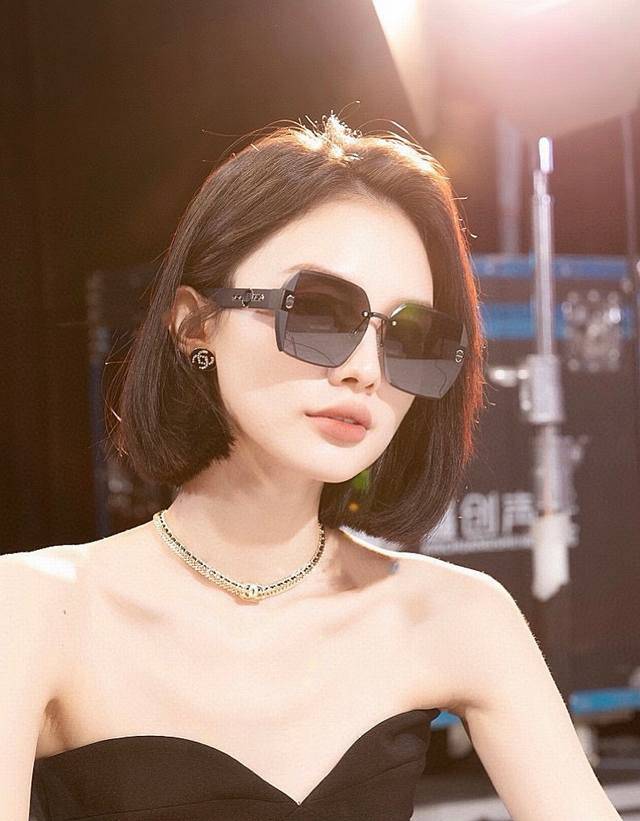 Dior-迪奥 2024开春新款 潮流爆款 时尚方框太阳镜 高品质 佩戴舒适 网红潮款墨镜 型号：D3291