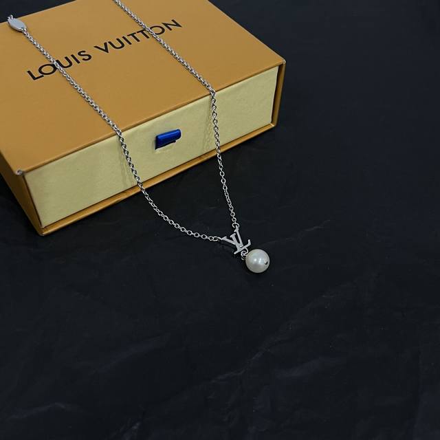 Lv路易威登 珍珠项链 高端定制 优雅大气 高档奢华 百搭款式。