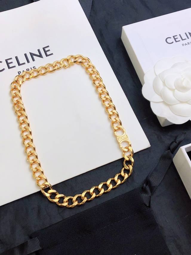 Celine 新款项链 耳与众不同的设计 个性十足 颠覆你对传统项链的印象 使其魅力爆灯04038090