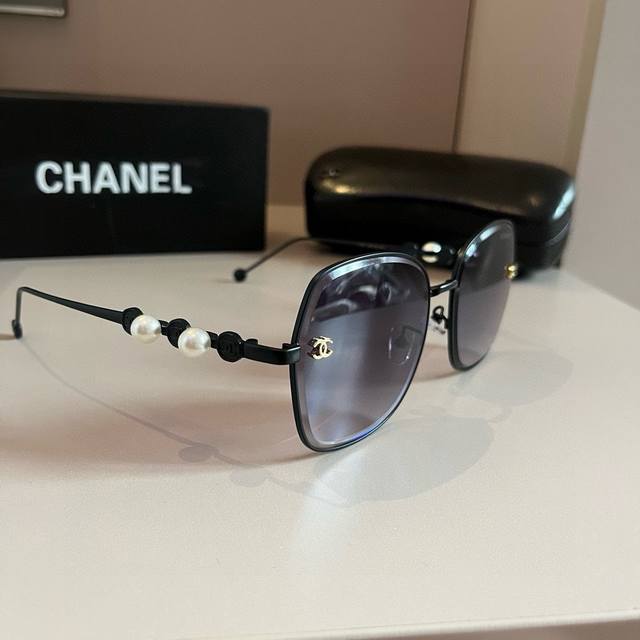 Chanel香奈儿爆款爆款 小红书同款 今年火爆款 Chanel 珍珠镜腿太阳镜网红款墨镜 专柜一样 时尚太阳眼镜