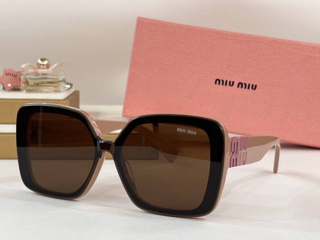 Miu M* Model:Mu 89Av Size：55口18-138