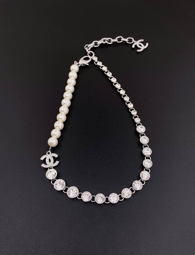 Ch*Nel 最新款圆钻珍珠项链 一致z 材质