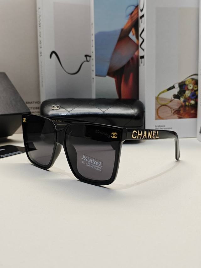 Chanel香奈儿大框太阳镜墨镜 经典的方框设计，不挑脸型。高清镜片，无论搭配大衣还是连衣裙都非常显气质偏光镜片预防紫外线