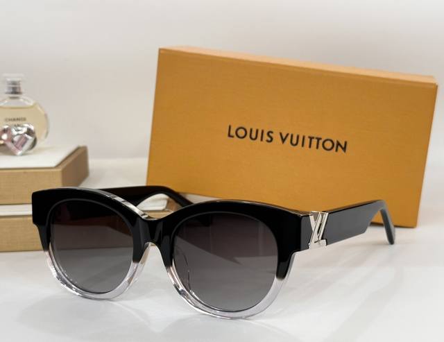 Louis Vuitto* Model：Z2426E Size：53口20-140