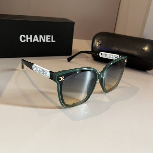 Chanel2024官方早春新款，众多明星同款香奈儿新款大框墨镜 ，宝丽来超清太阳镜
