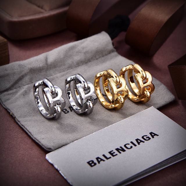 原单货新品 巴黎世家 Balenciaga 新款耳环专柜一致黄铜材质电镀18K金 火爆款出货 设计独特 前卫 美女必备