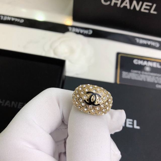 Chanel 香奈儿新款 小香戒指时髦配饰， 款式好还不够，细节完胜才算真厉害