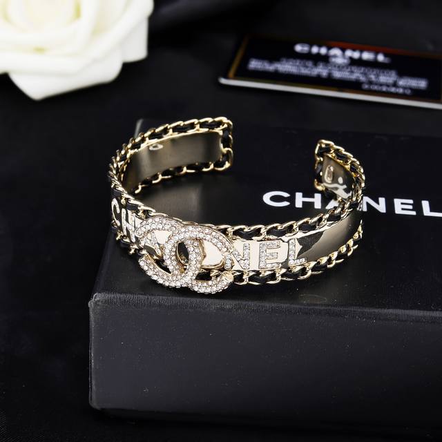 香奈儿 Chanel 新款 手镯 专柜同步上新 双c精工打造原版一致黄铜材质