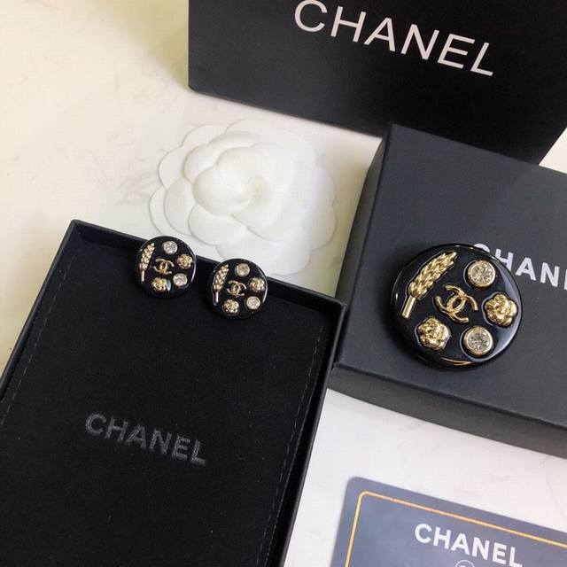 Chanel香奈儿 耳钉 胸针热销款 市面最高版本！专柜1:1款式开模 专柜原版！
