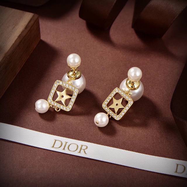 Dior 迪奥 新款 五角星耳钉耳环；一致专柜品质，黄酮材质+施华洛世奇珍珠，百搭时髦值得入手