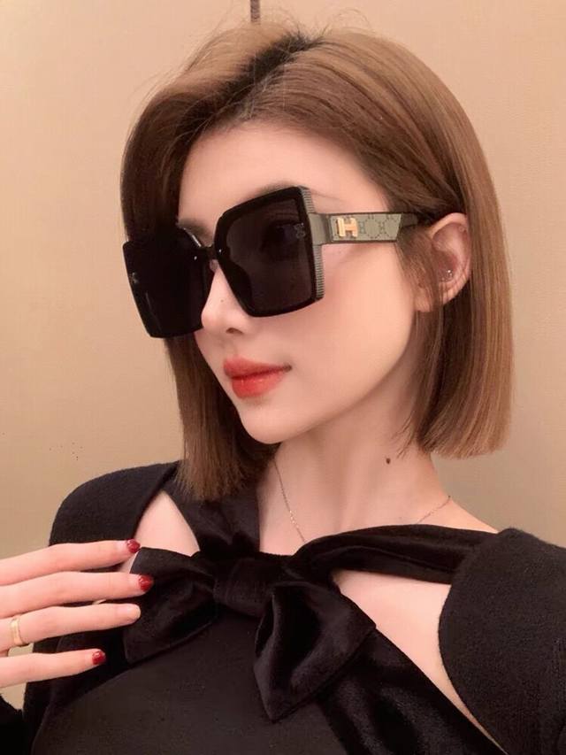 Hermes墨镜女款2024年新款防晒遮阳方框韩版复古高级感长圆脸显瘦太阳镜