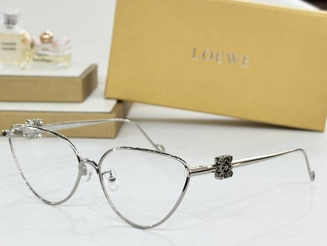 Loewe Mod:Lw50037U Size:60口16-145 无法超逸的单品 跟足原版色 肉眼可见的品质差别